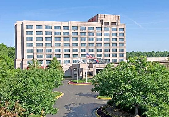 Marriott St. Louis West (Town and Country, MO): What to Know BEFORE You Bring Your Family