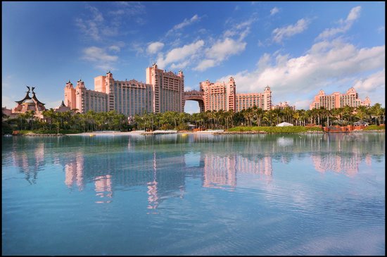 Atlantis Royal Towers Paradise Island What To Know Before You Bring Your Family