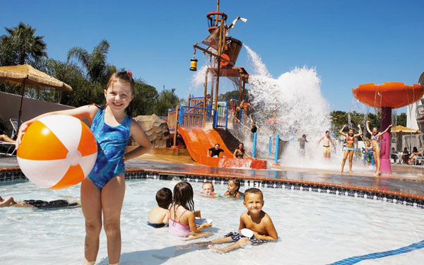 Howard Johnson Anaheim Hotel & Water Playground.