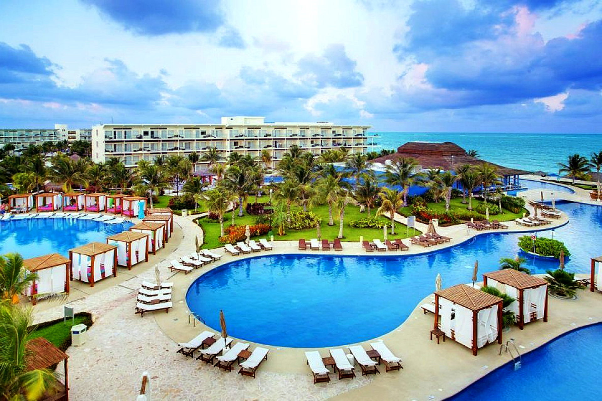 Azul Beach Resort Resort Riviera Cancun; Courtesy of Azul Beach Resort Resort Riviera Cancun
