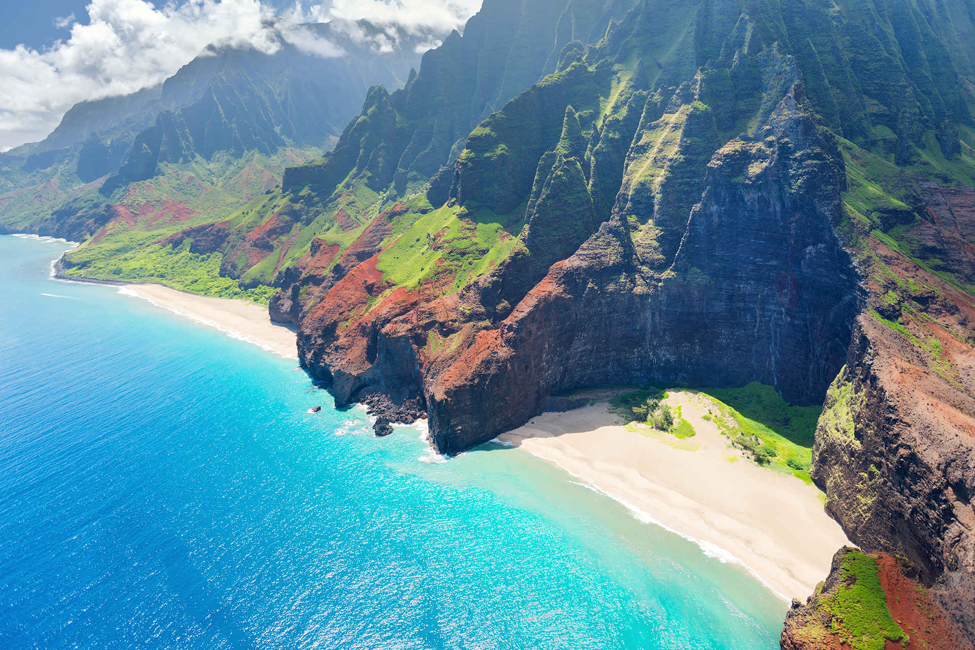 View on Na Pali Coast on Kauai island; Courtesy of SergiyN/Shutterstock.com