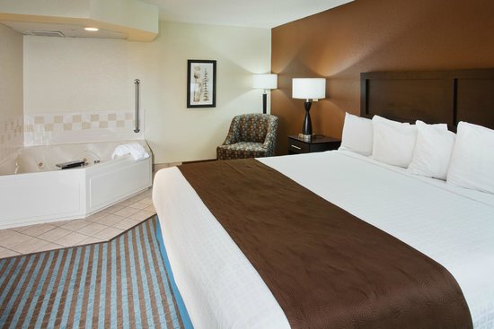 AmericInn Lodge & Suites Lincoln North (Lincoln, NE): What to Know BEFORE  You Bring Your Family