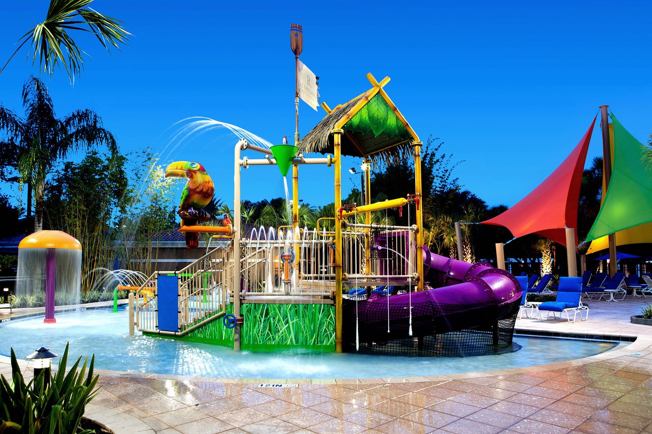 Renaissance Orlando Resort at SeaWorld pool