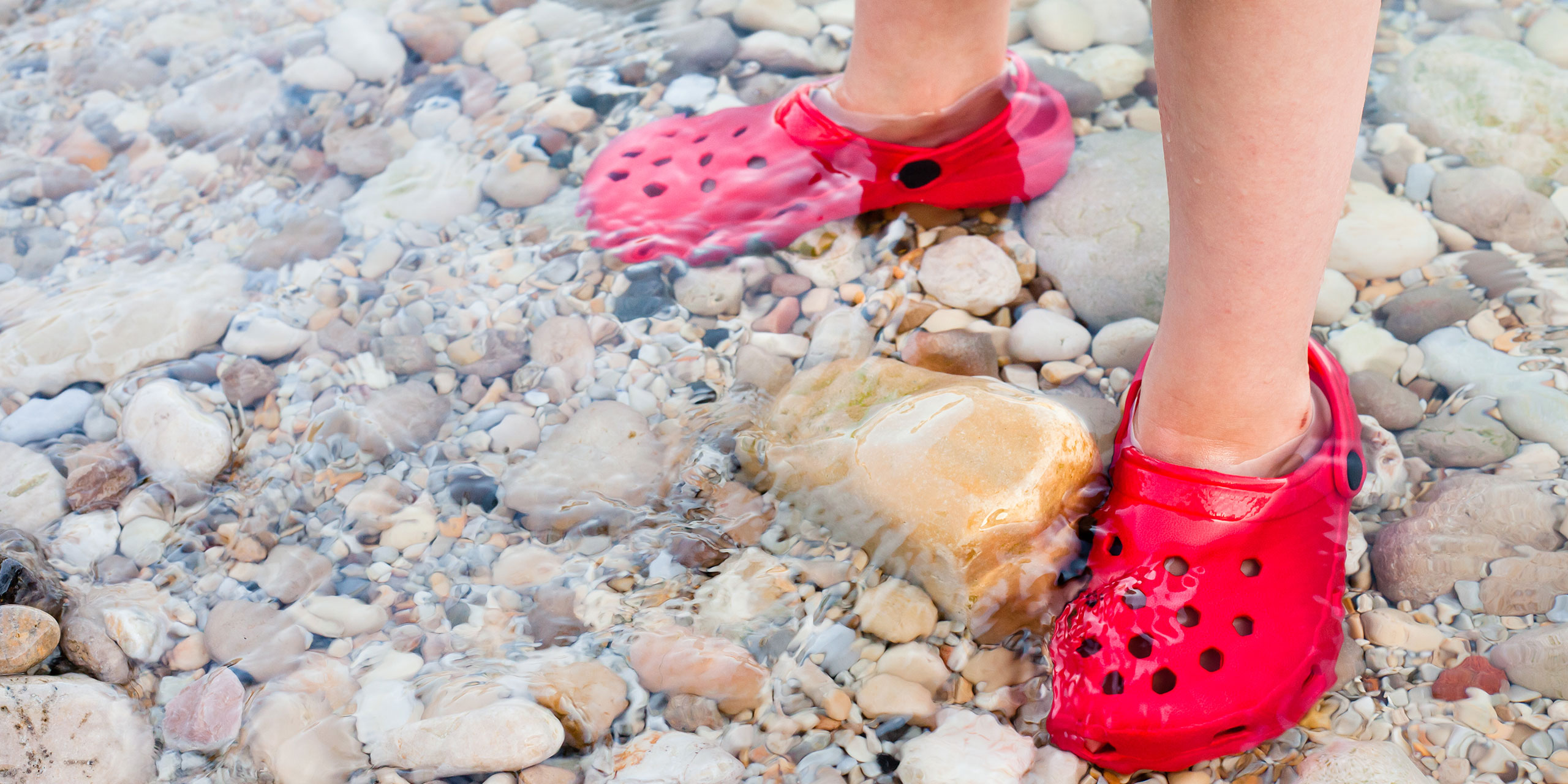 are crocs good for hiking