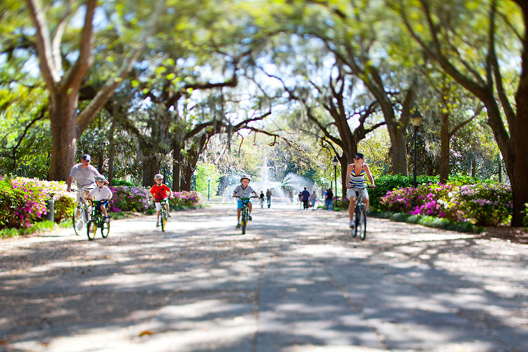 Family Bike Riding in Forsyth Park in Savannah, Georgia
