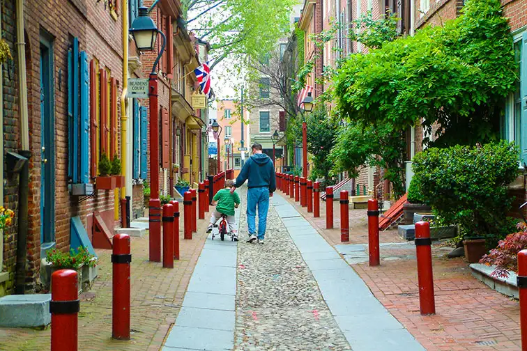 Father and Son in Elfreth's Alley in Philadelphia 