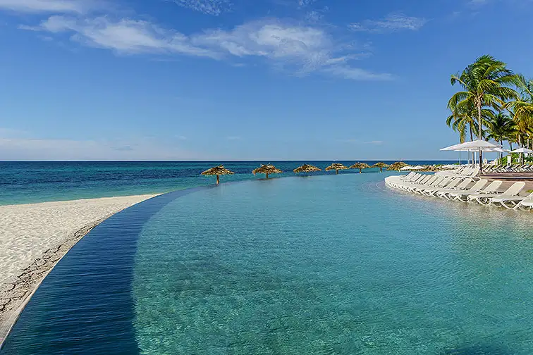 Infinity Pool at Lighthouse Pointe at Grand Lucayan in the Bahamas
