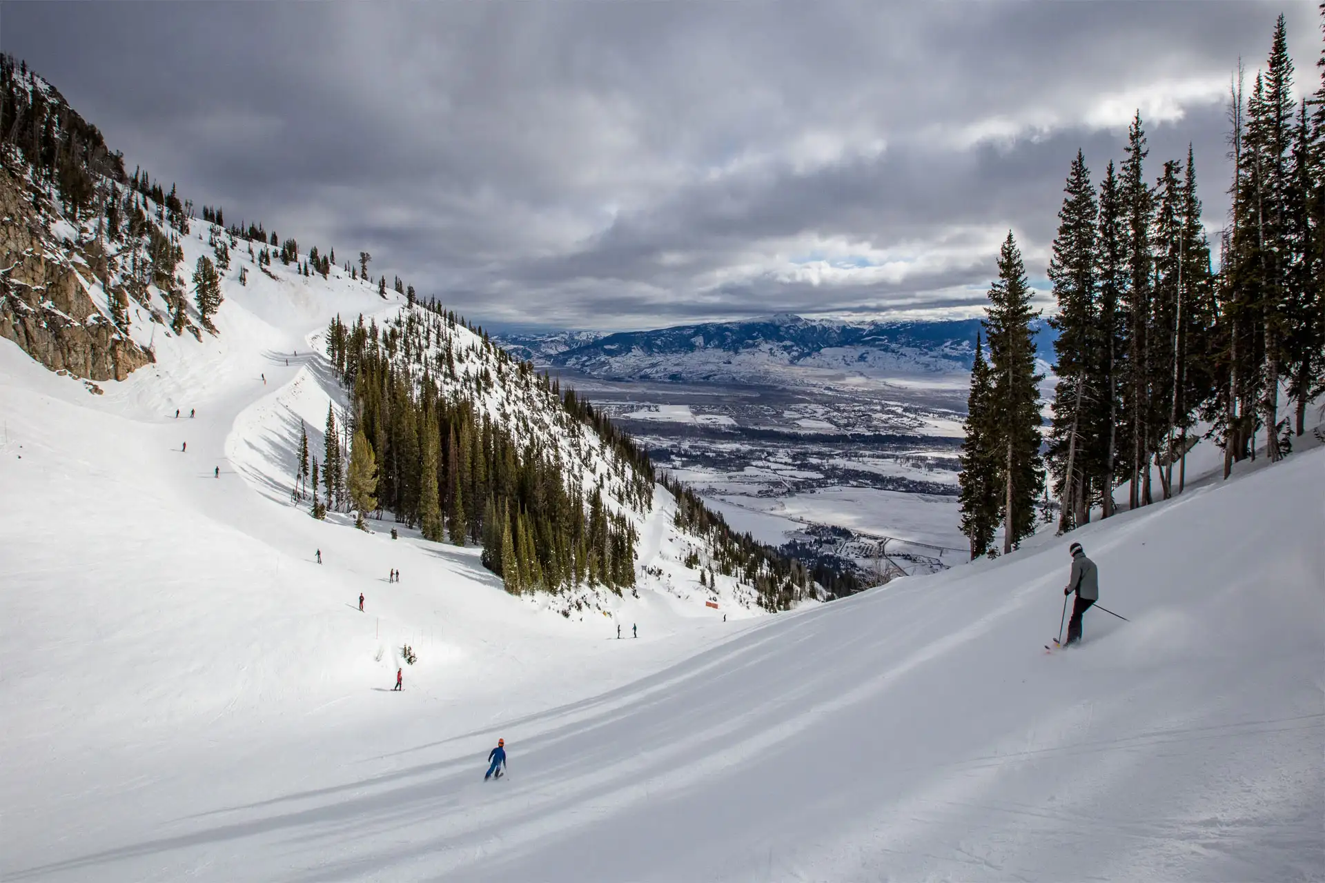 Jackson Hole WY Ski; Courtesy of CSNafzger/Shutterstock.com