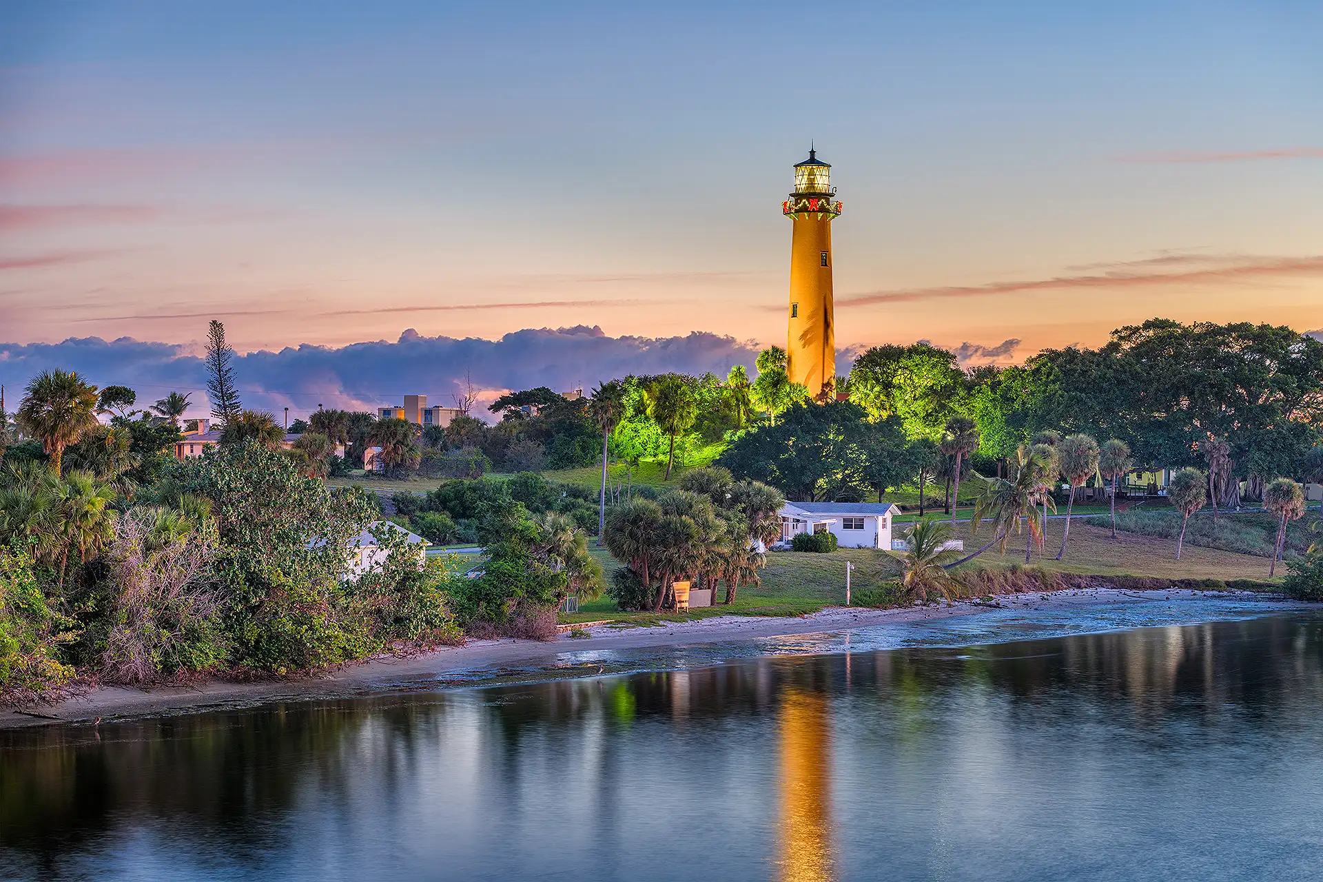 Jupiter Inlet Lighthouse in Juno Beach, Florida; Courtesy of Sean Pavone/Shutterstock.com