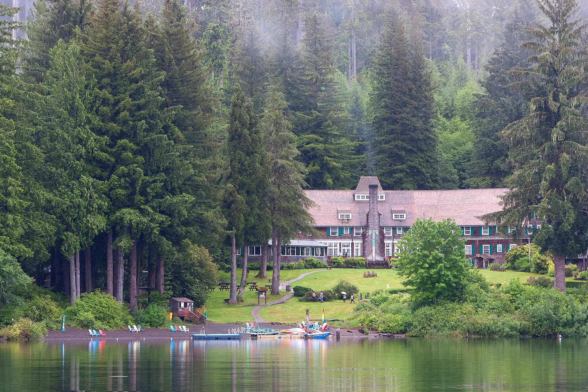 Lake Quinalt Lodge in Olympic National Park