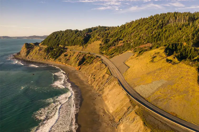 Pacific Coast Highway in Oregon; Courtesy of Manuela Durson/Shutterstock.com